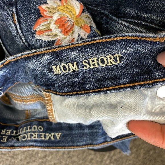 American Eagle Floral Embroidered Mom Jean Shorts Size 2 High Rise Cotton Denim - Picture 4 of 10